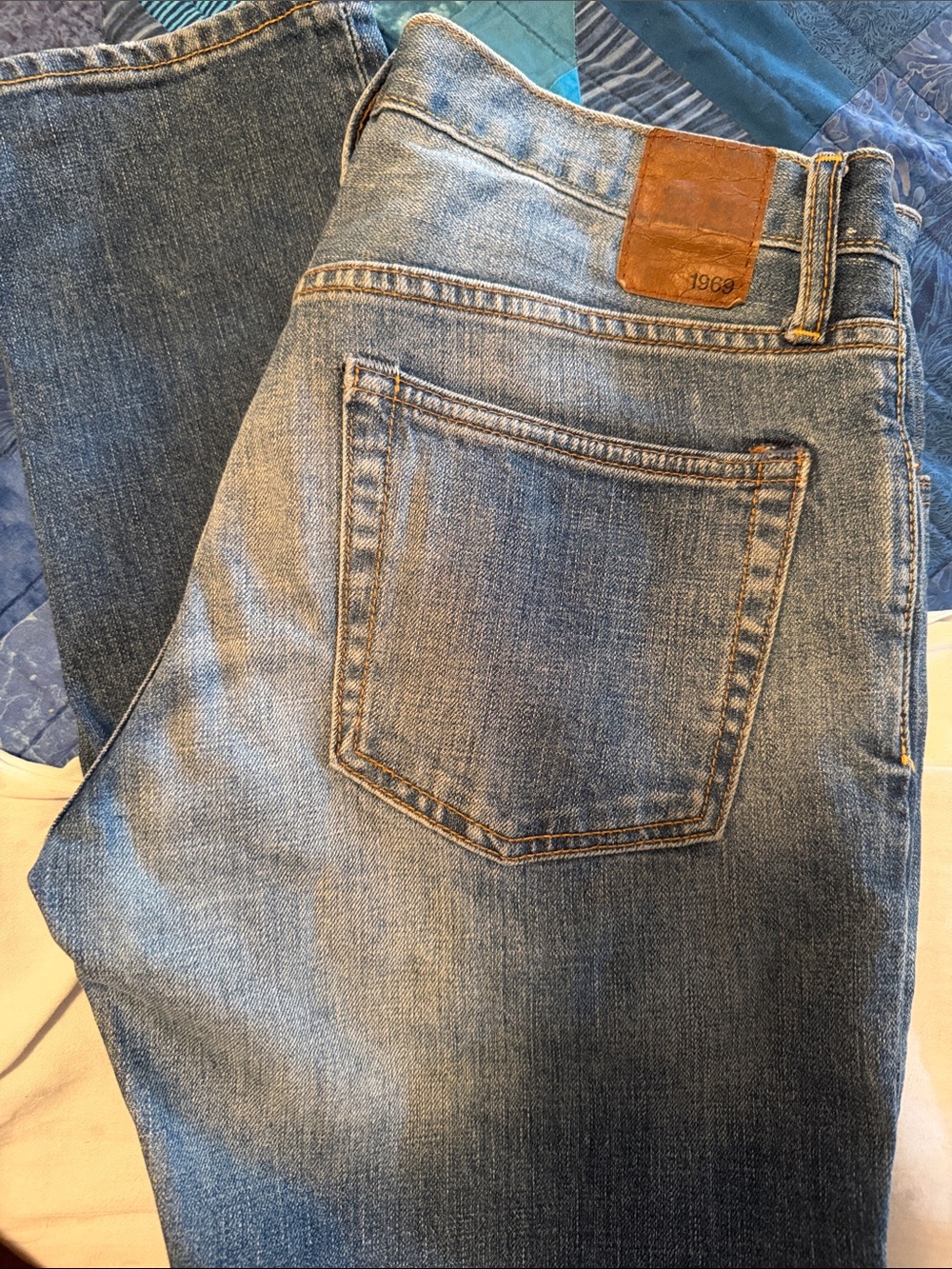 GAP Men's Light Blue Straight Jeans with Brown Leather Patch